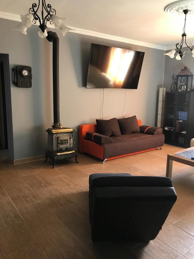 Eden Apartman Algyo Eksteriør billede