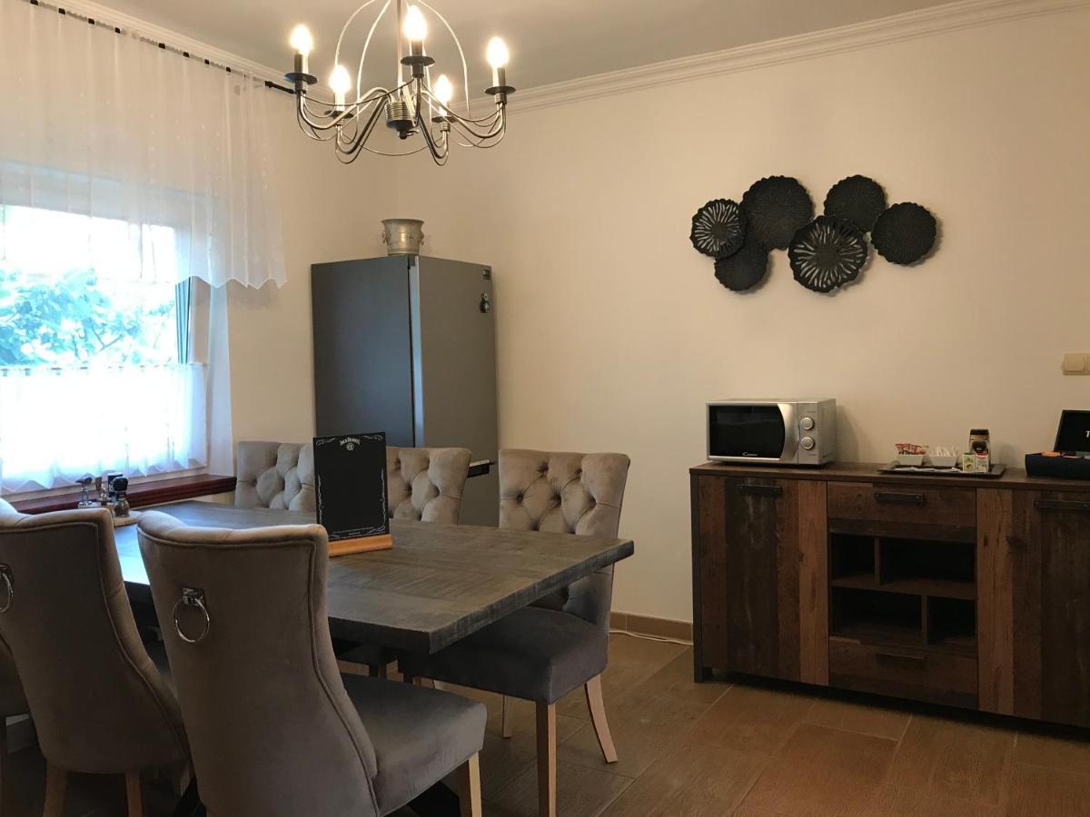 Eden Apartman Algyo Eksteriør billede